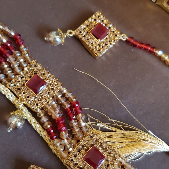 Pakistani crystal choker set - Picture 4 of 5